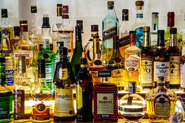 cleaning coffee maker with liquor